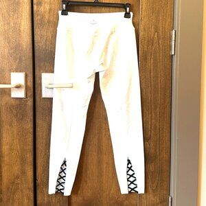 BEYOND YOGA WHITE BALLET MIDI LEGGINGS MEDIUM